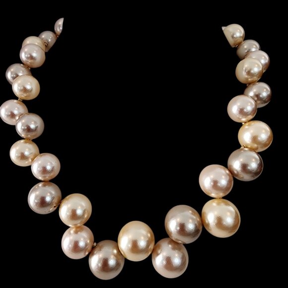 Vintage Anne Klein Faux Pearl Necklace Gold Tone Matte Finish - Picture 12 of 12